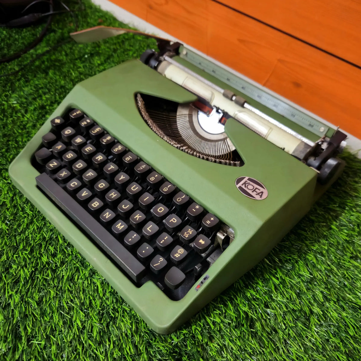 KOFA 100 green portable typing machine with black keys, buy typewriter from trusted typewriter seller