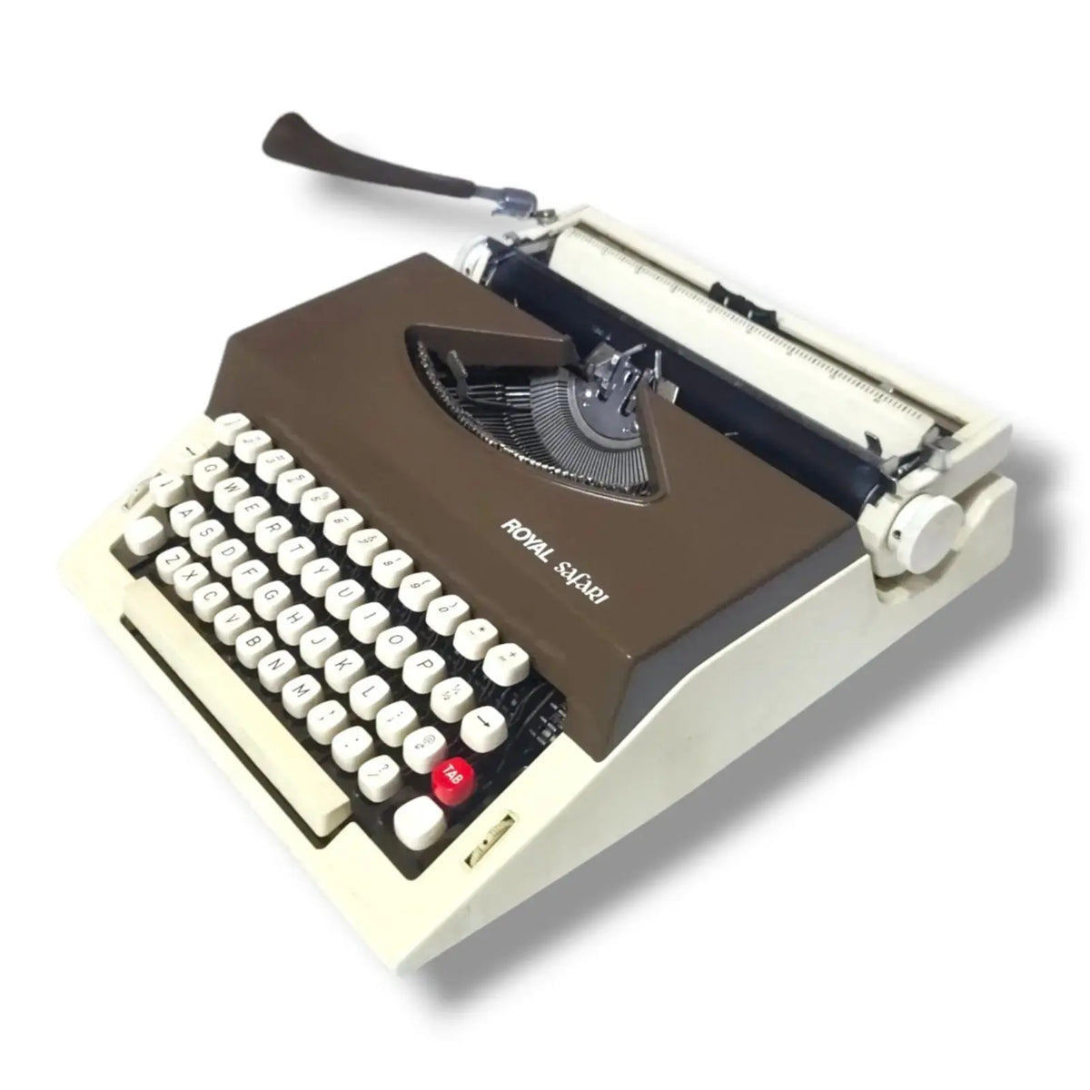Portable Royal Safari manual typewriter with smooth mechanical typing experience