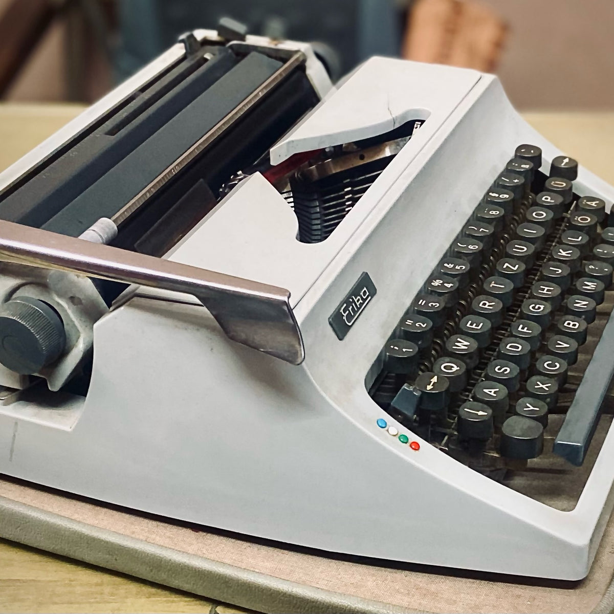 Buy Erika Model 32 portable typewriter expertly restored with free Pan India delivery by RR Typewriter Mart