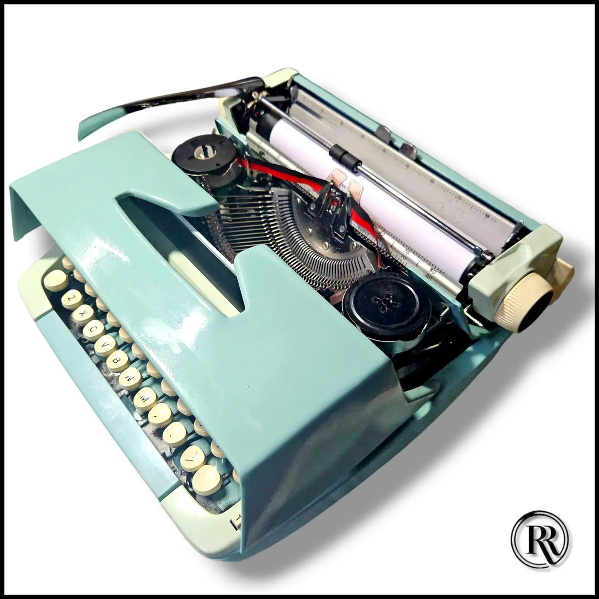 Vintage Smith Corona Typewriter in Hue Blue – ideal for writing projects and collectors, free delivery.