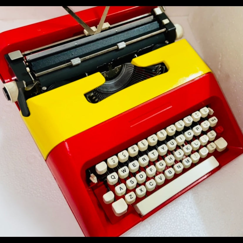 Olivetti Typewriter with free accessories – Top typewriter seller in India