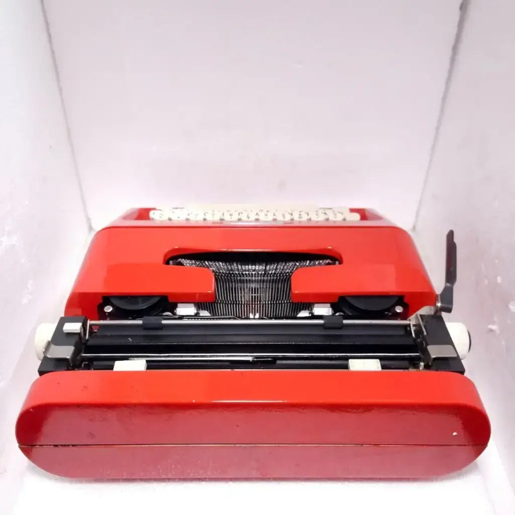 Olivetti typewriter Scarlet Red classic, 60% off at RR Typewriter Mart