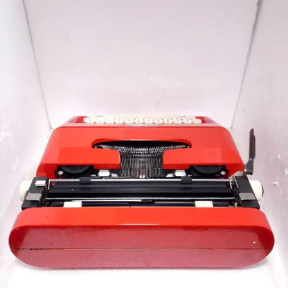 Olivetti typewriter Scarlet Red classic, 60% off at RR Typewriter Mart