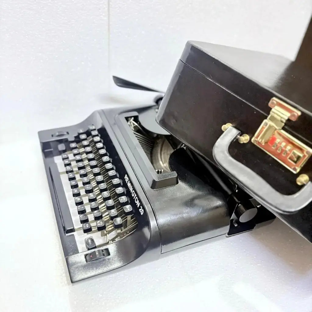 Vintage Indian Remington typewriter with strong keys and teak wood presentation box – RR Typewriter Mart
