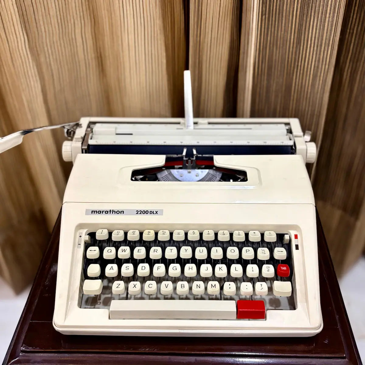 Marathon 2200 DLX manual English typewriter, unused vintage writing machine, RR Typewriter Mart India online store