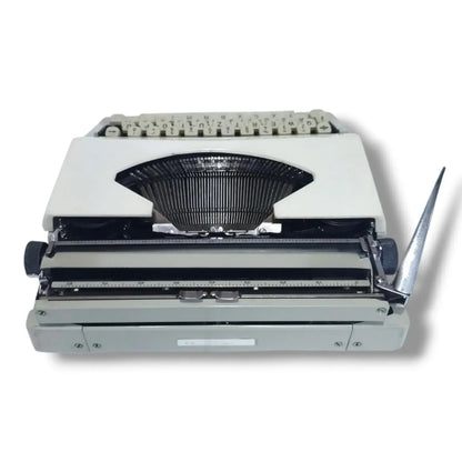 Madi 2000 typewriter with a 70% discount from the best typewriter supplier near you.