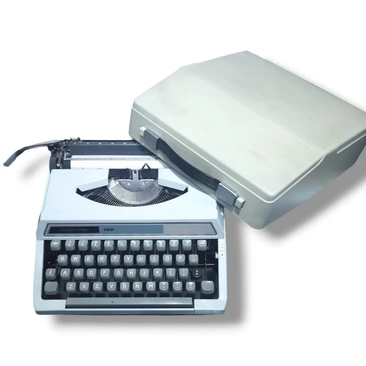 Silver Reed 100 portable typing machine with carry case | Buy manual English typewriter online