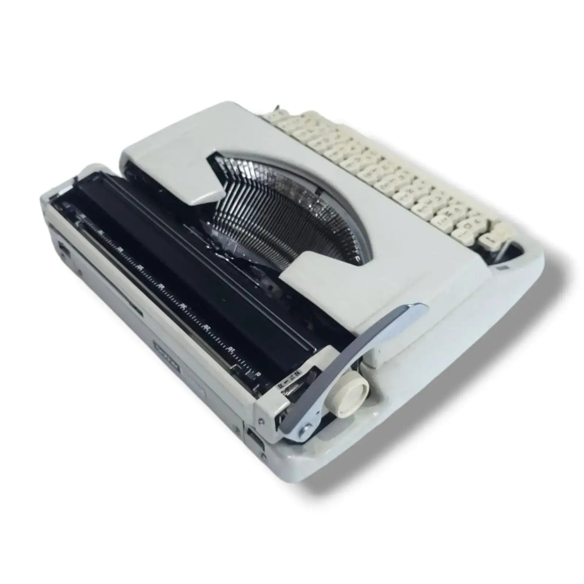 Buy Brother Deluxe 900 portable manual English typing machine at RR Typewriter Mart store