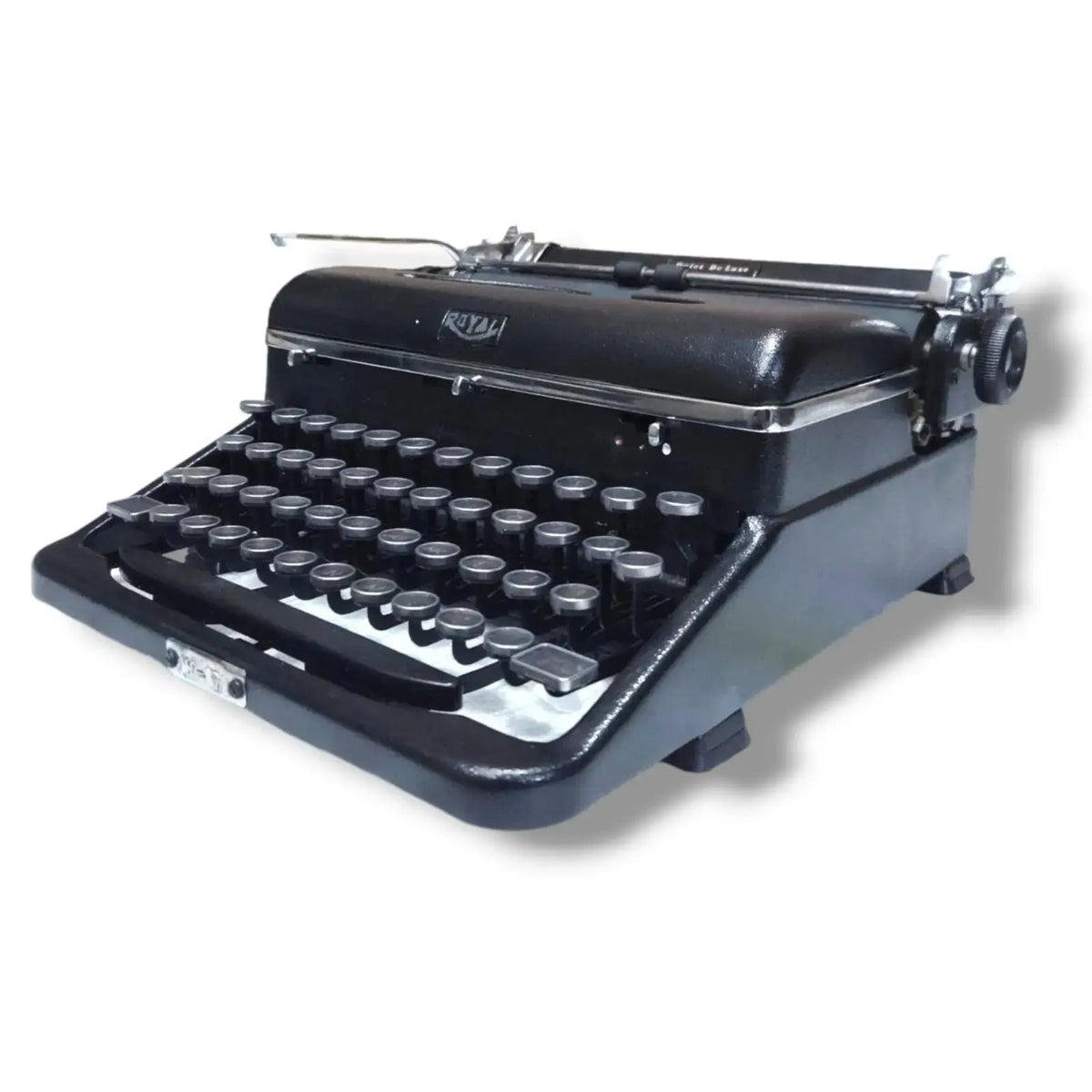 Classic Royal Typewriter – Premium vintage typewriter for sale from a top typewriter seller.