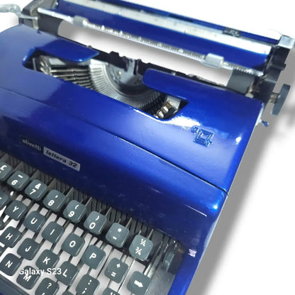 Olivetti Lettera 32 Lightening Blue Typewriter