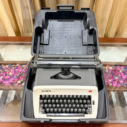 Olympia B12 Portable Manual Typewriter