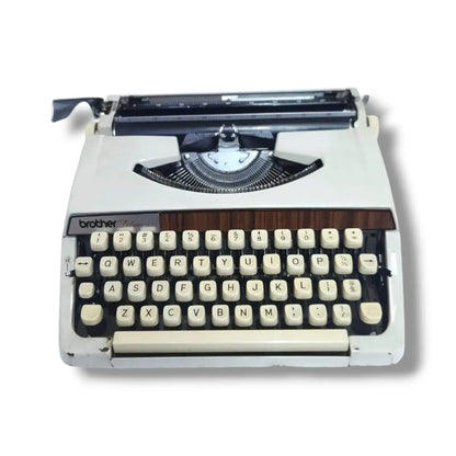 Brother Deluxe 900 Typewriter