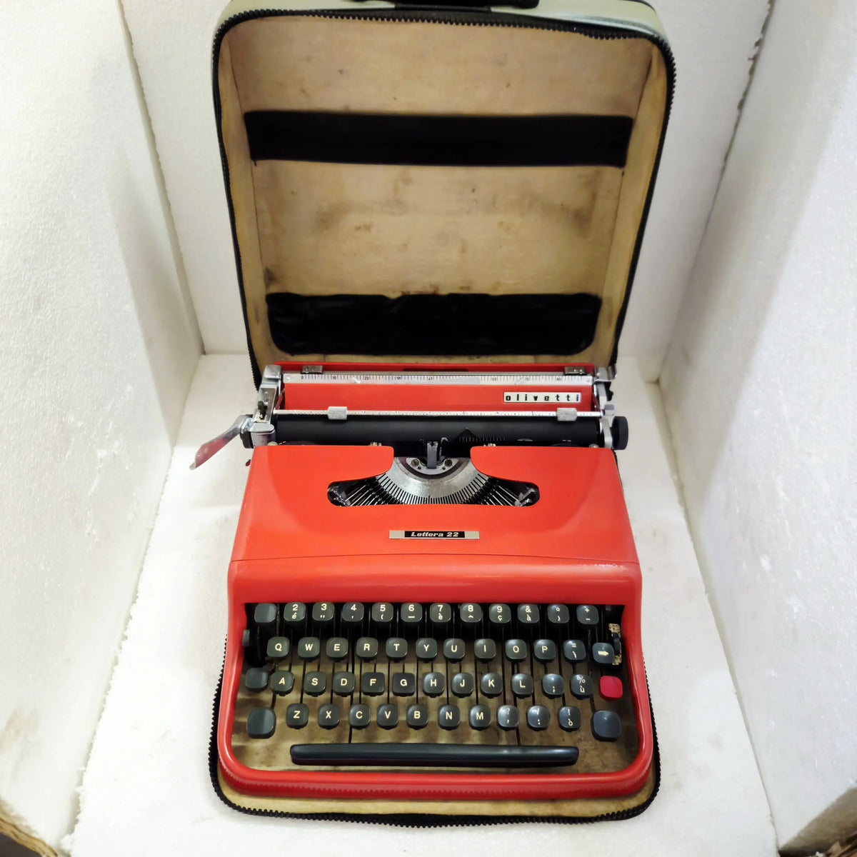 Olivetti Lettera 22 S P Edition