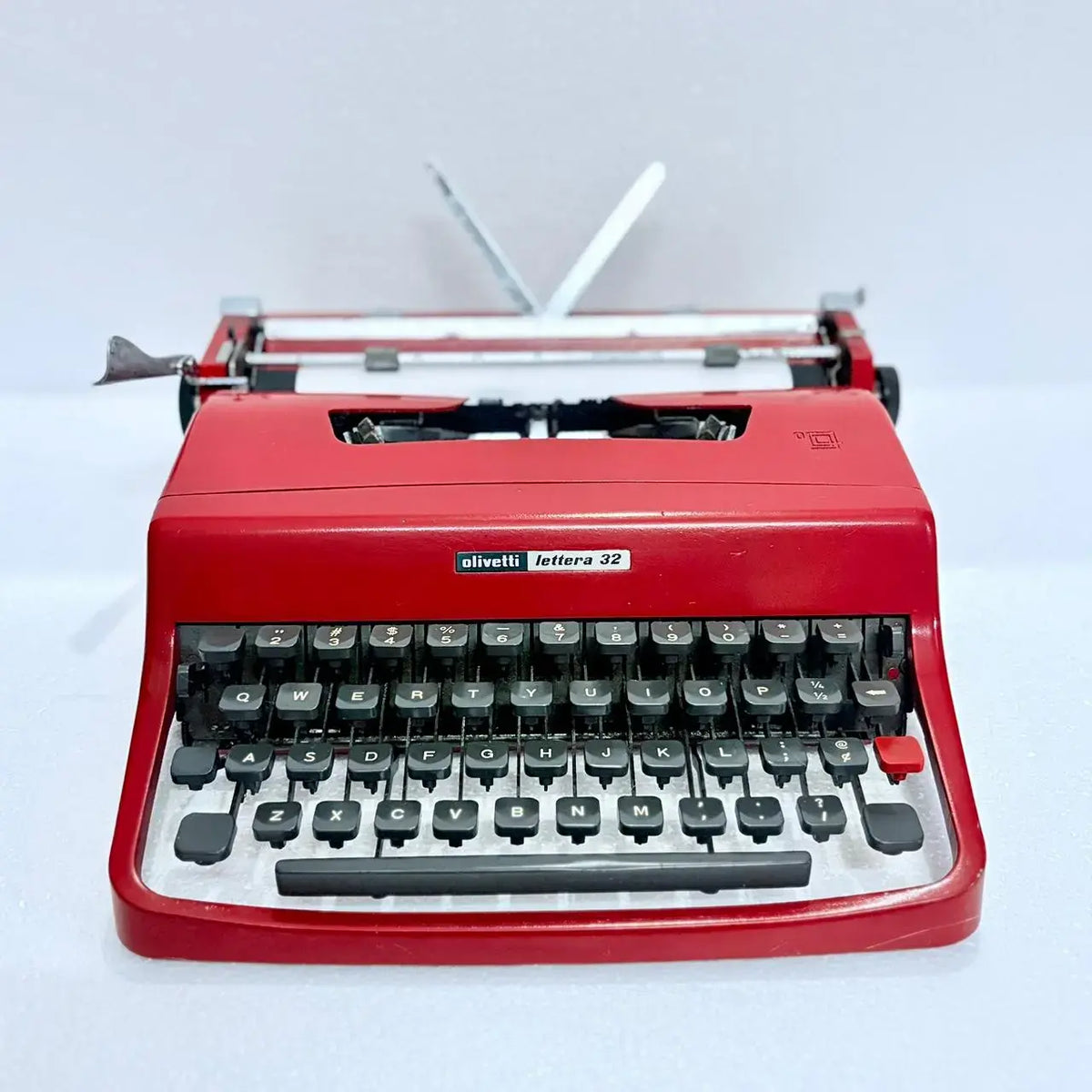 Olivetti Lettera 32 Rosso Red