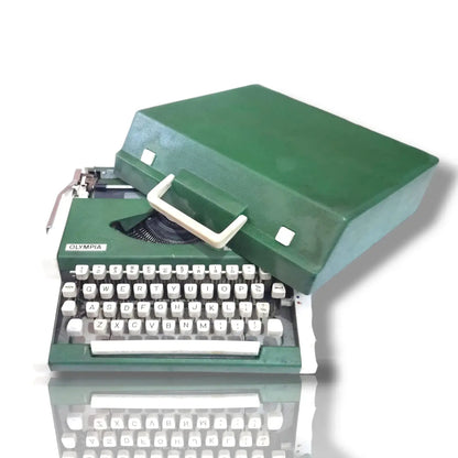 Olympia Traveller De Luxe Typewriter Green Edition