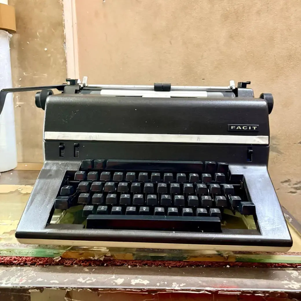 Facit Hindi Manual Typewriter Foolscap Size