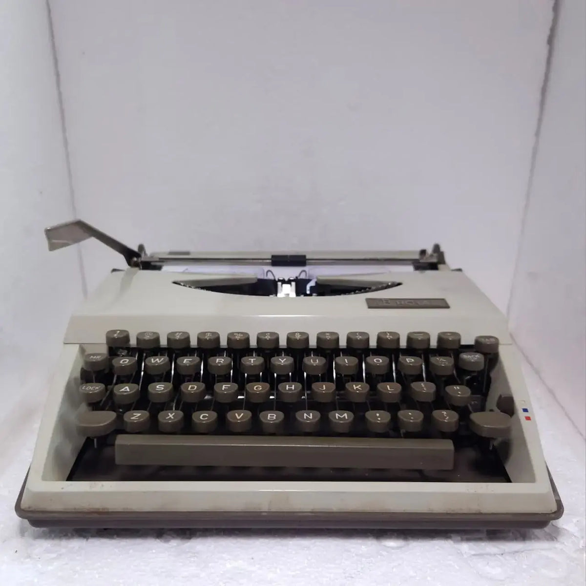 Royal Caravan Portable Typewriter