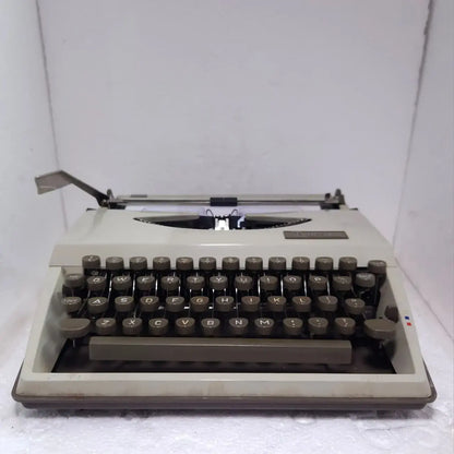 Royal Caravan Portable Typewriter