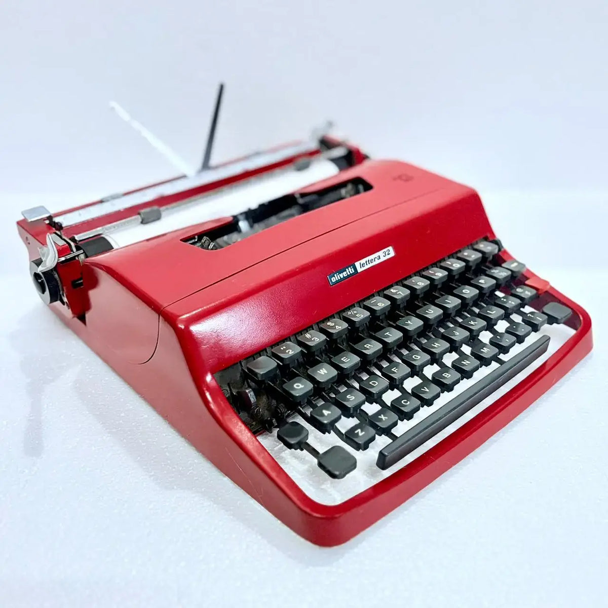 Olivetti Lettera 32 Rosso Red
