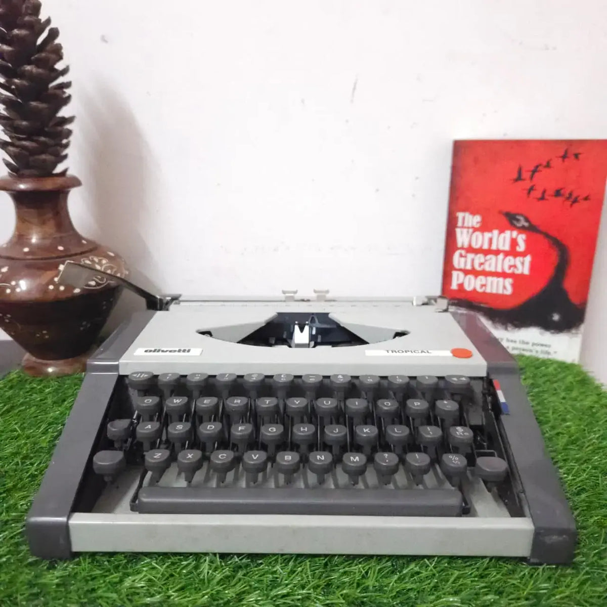 Olivetti Tropical English Typewriter