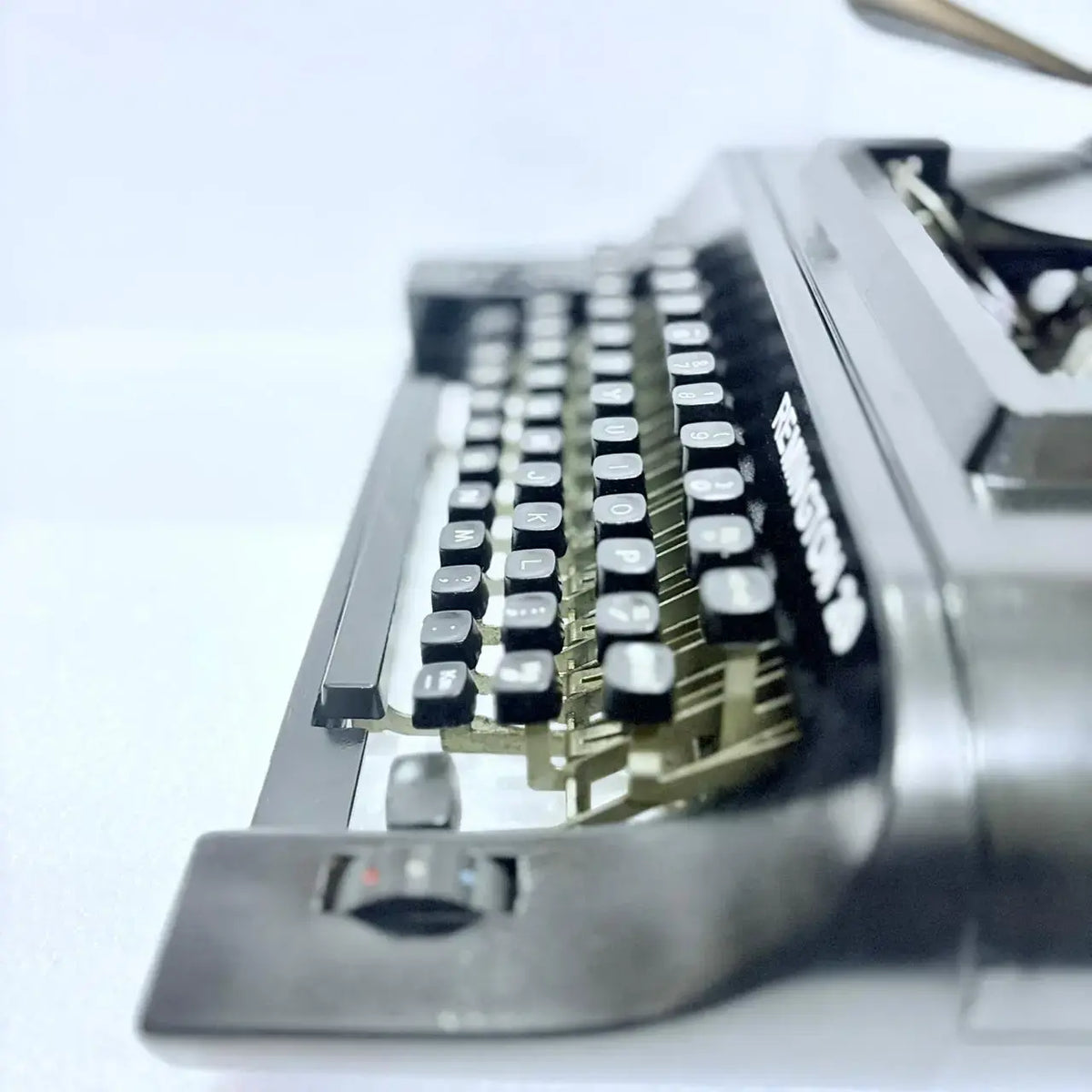 Remington 20 Obsidian Typewriter