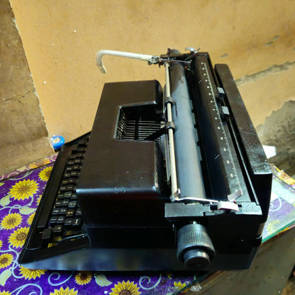 Remington 2000 Hindi Desktop Typewriter