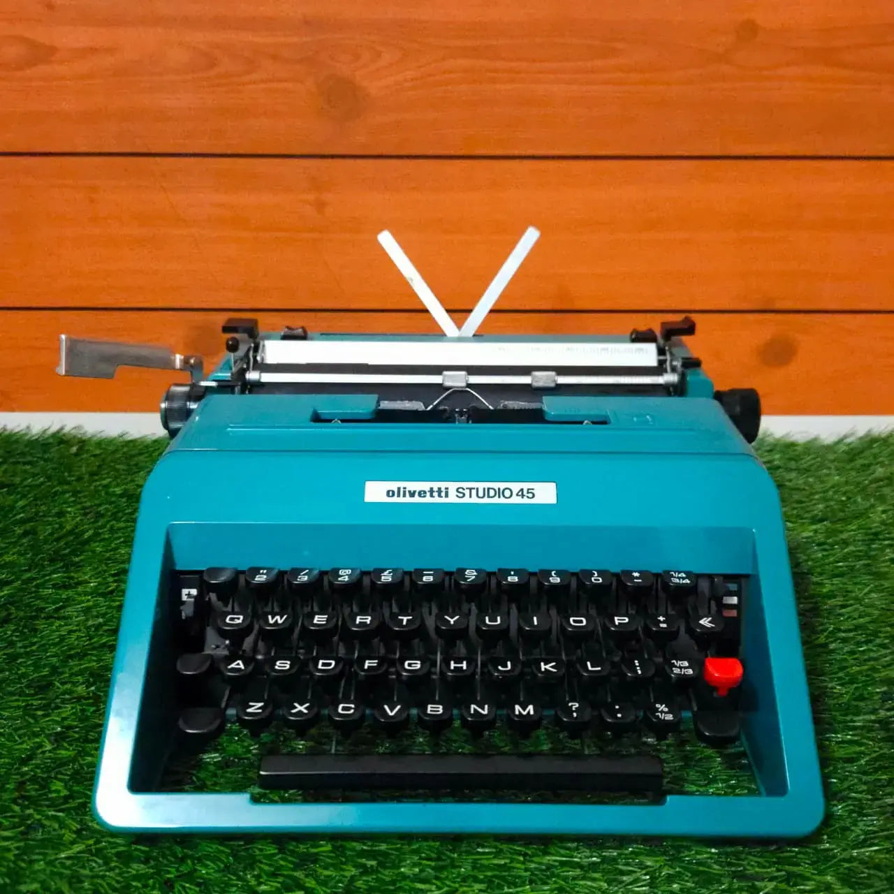 Olivetti Studio 45 Typewriter