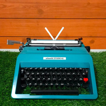 Olivetti Studio 45 Typewriter