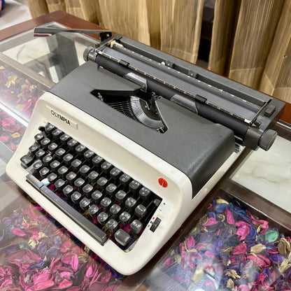 Olympia B12 Portable Manual Typewriter