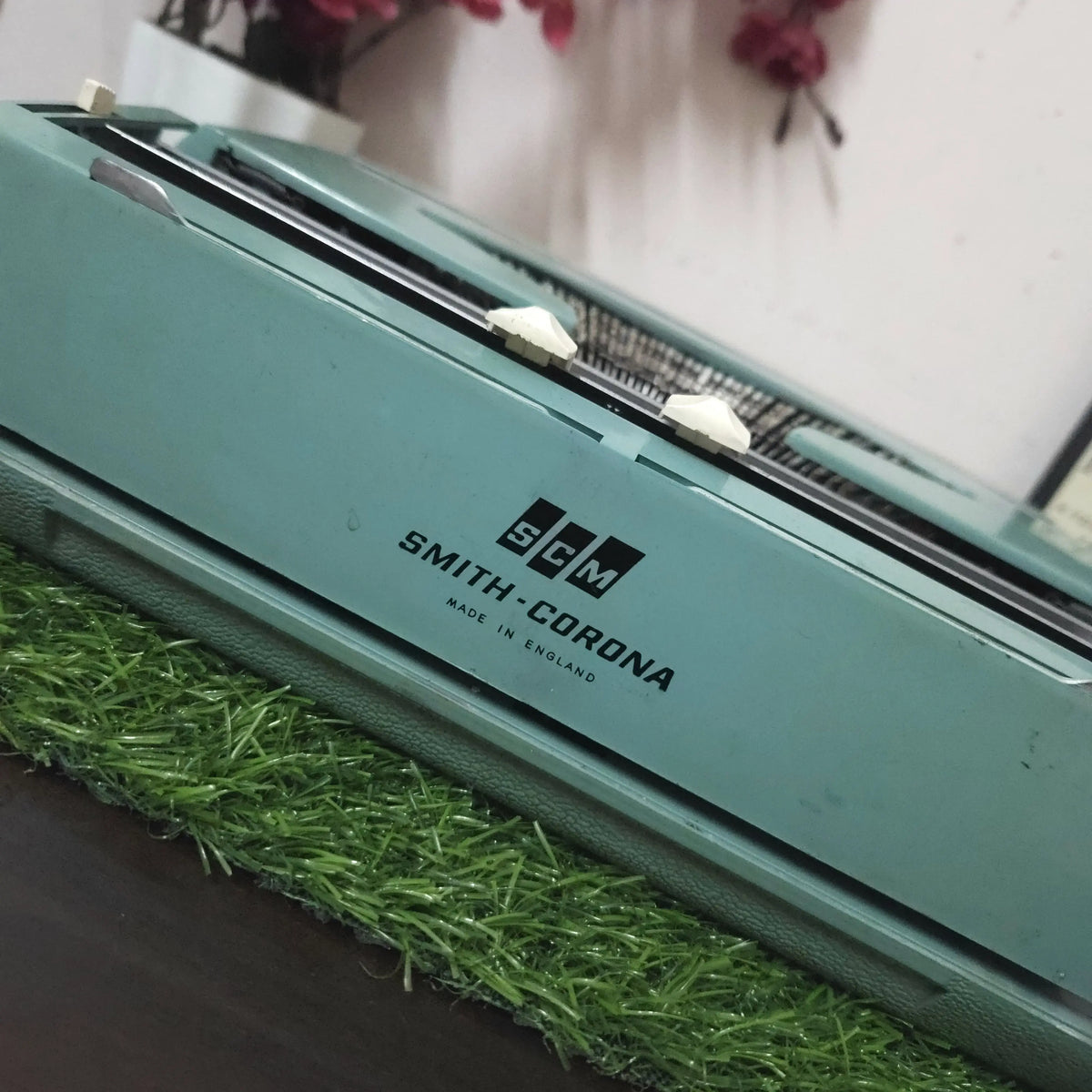 Smith Corona Corsaire Deluxe Typewriter