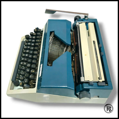 Vintage Erika Model 40 Typewriter