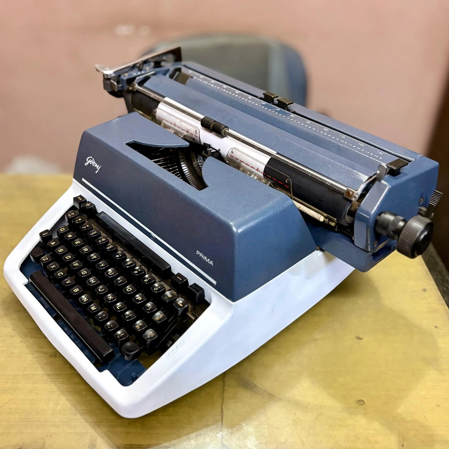 Godrej Prima English Handwriting Print Typewriter