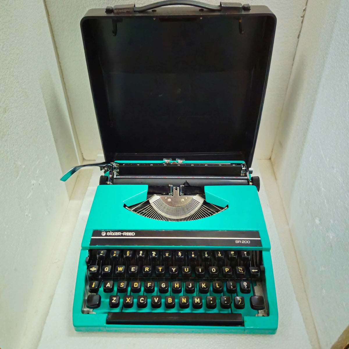 Silver Reed S R 200 Tropical Teal Typewriter