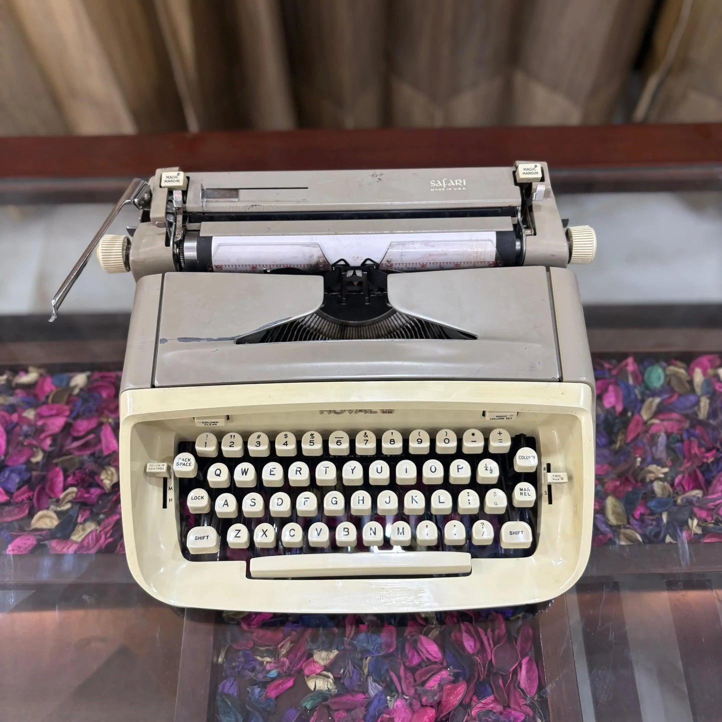 Royal Safari Portable Typewriter
