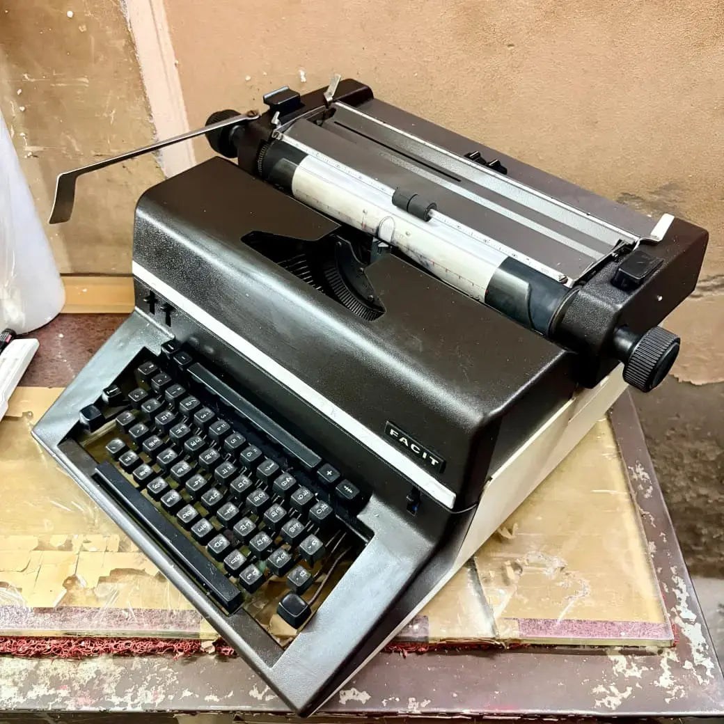 Facit Hindi Manual Typewriter Foolscap Size