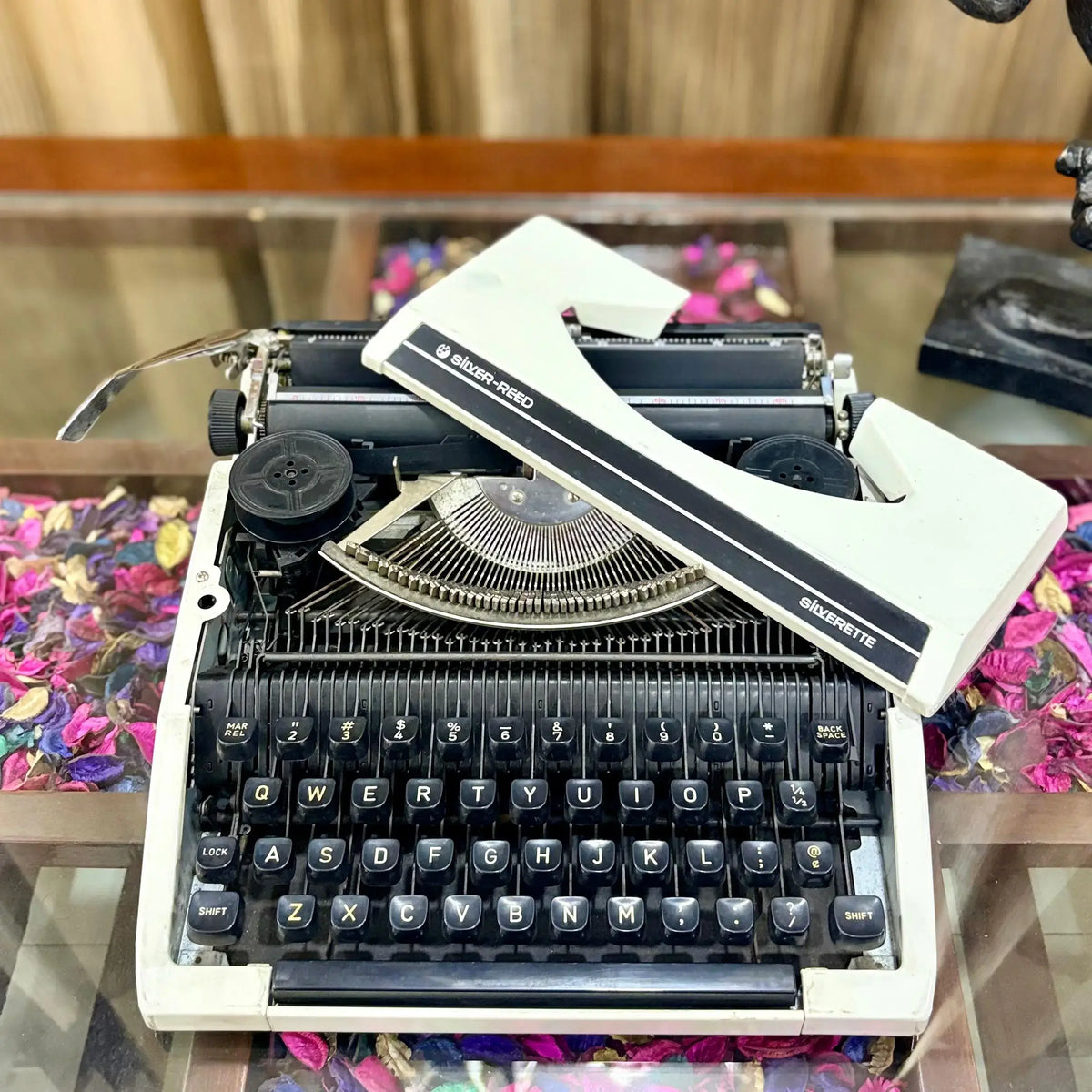Silver Reed Silvertte English Portable Typewriter