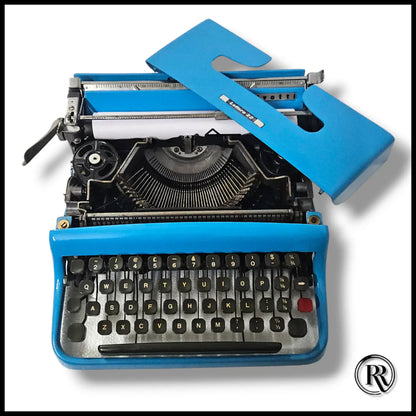 Olivetti Lettera 22 Hex Blue Typewriter