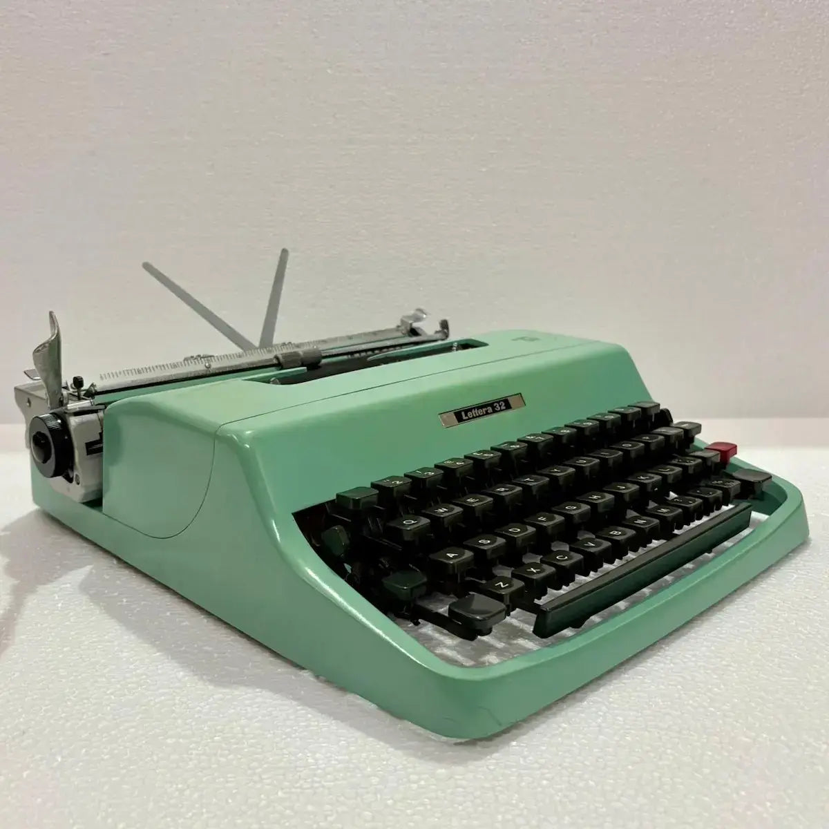 Olivetti Lettera 32 Typewriter