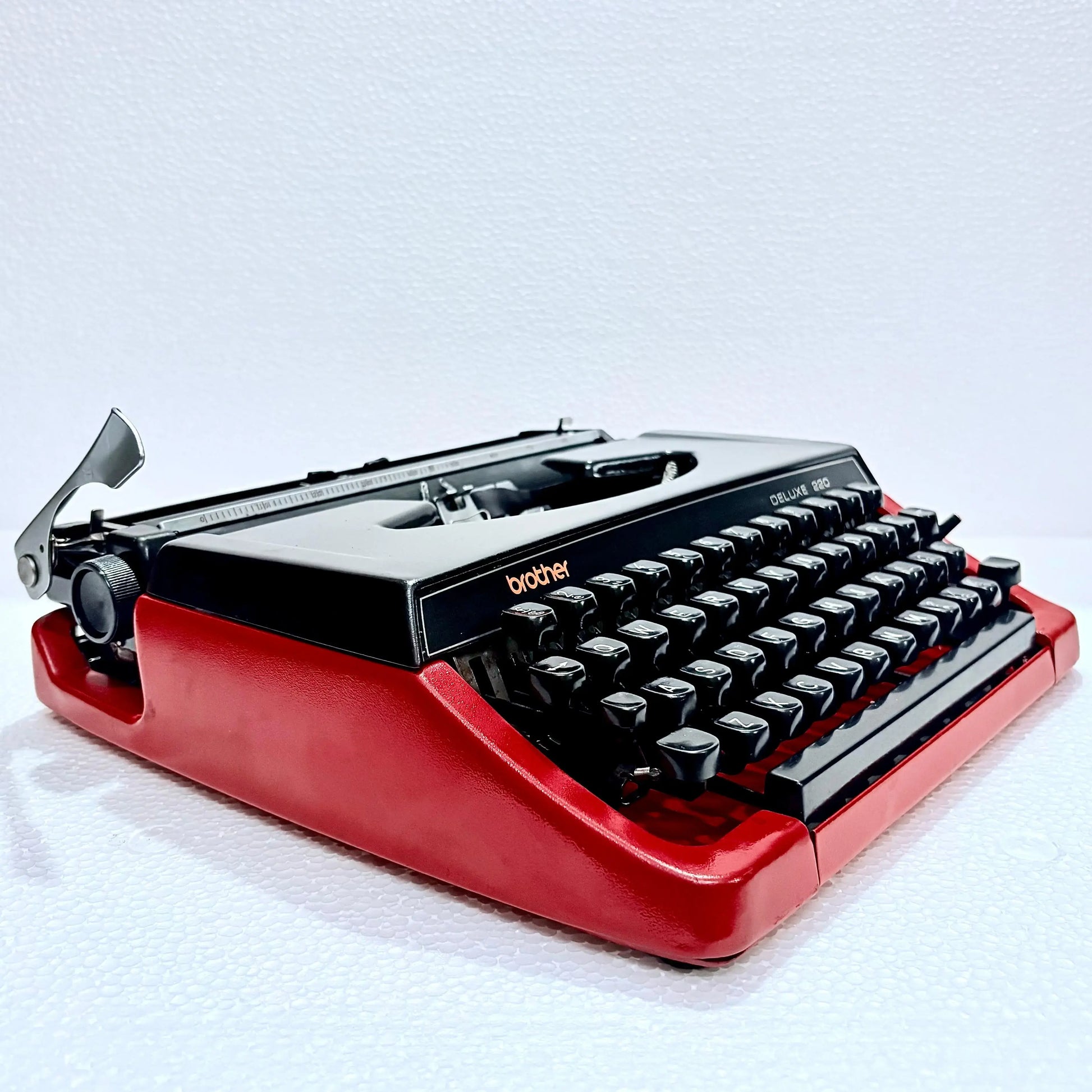 Brother Deluxe 220 Inferno Red Typewriter – Made in Japan | RR