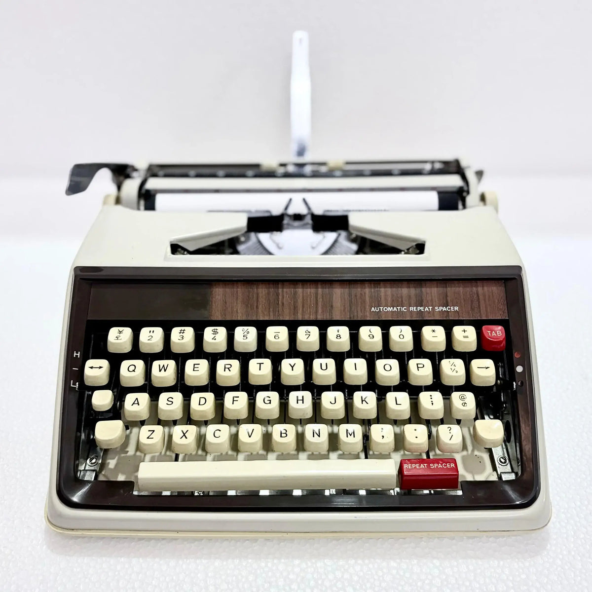 Brother Deluxe 1350 English Typewriter