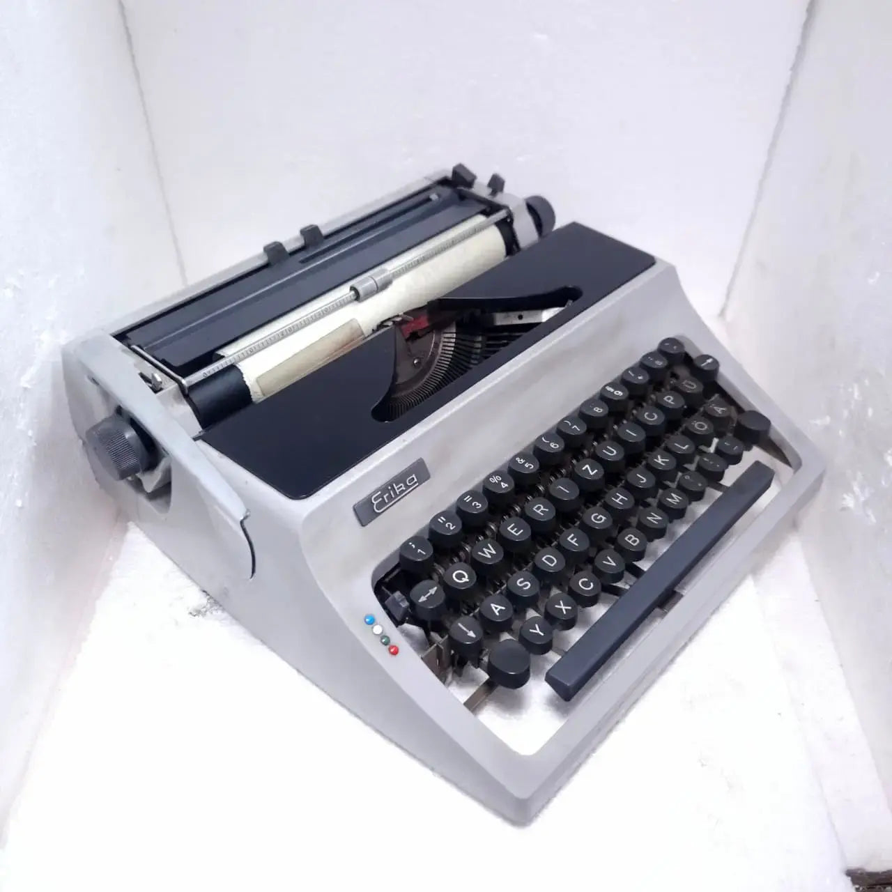 Erika Model 32 English Typewriter