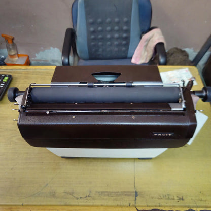 Facit 1720 English Manual Typewriter