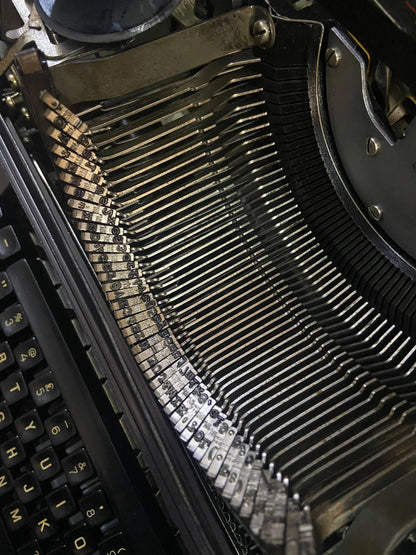 Facit 1740 English Typewriter Brief size