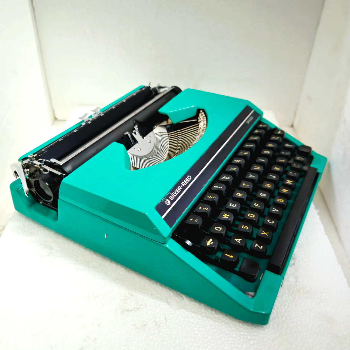 Silver Reed S R 200 Tropical Teal Typewriter