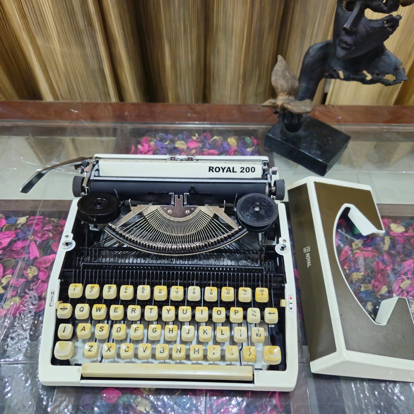 Royal 200 Tabulation English Typewriter