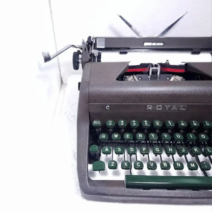Royal Quiet De Luxe Typewriter