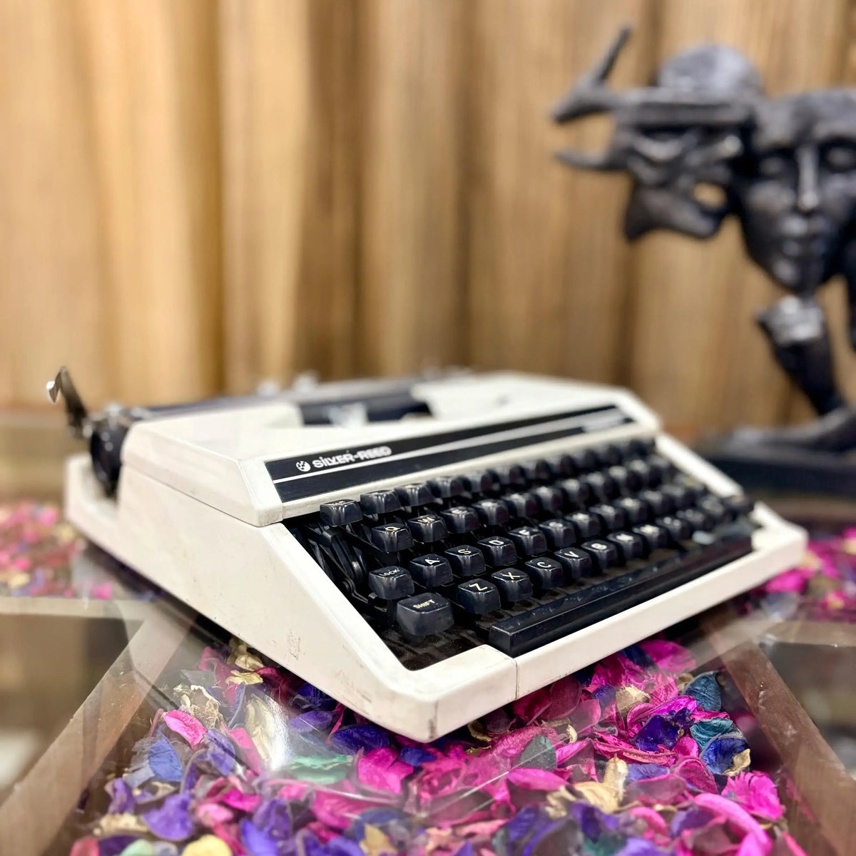Silver Reed Silvertte English Portable Typewriter