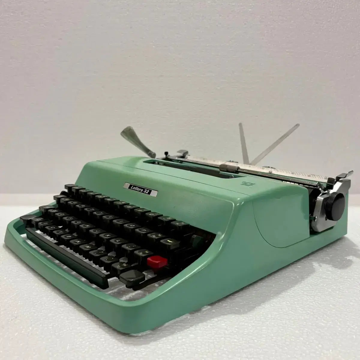 Olivetti Lettera 32 Typewriter