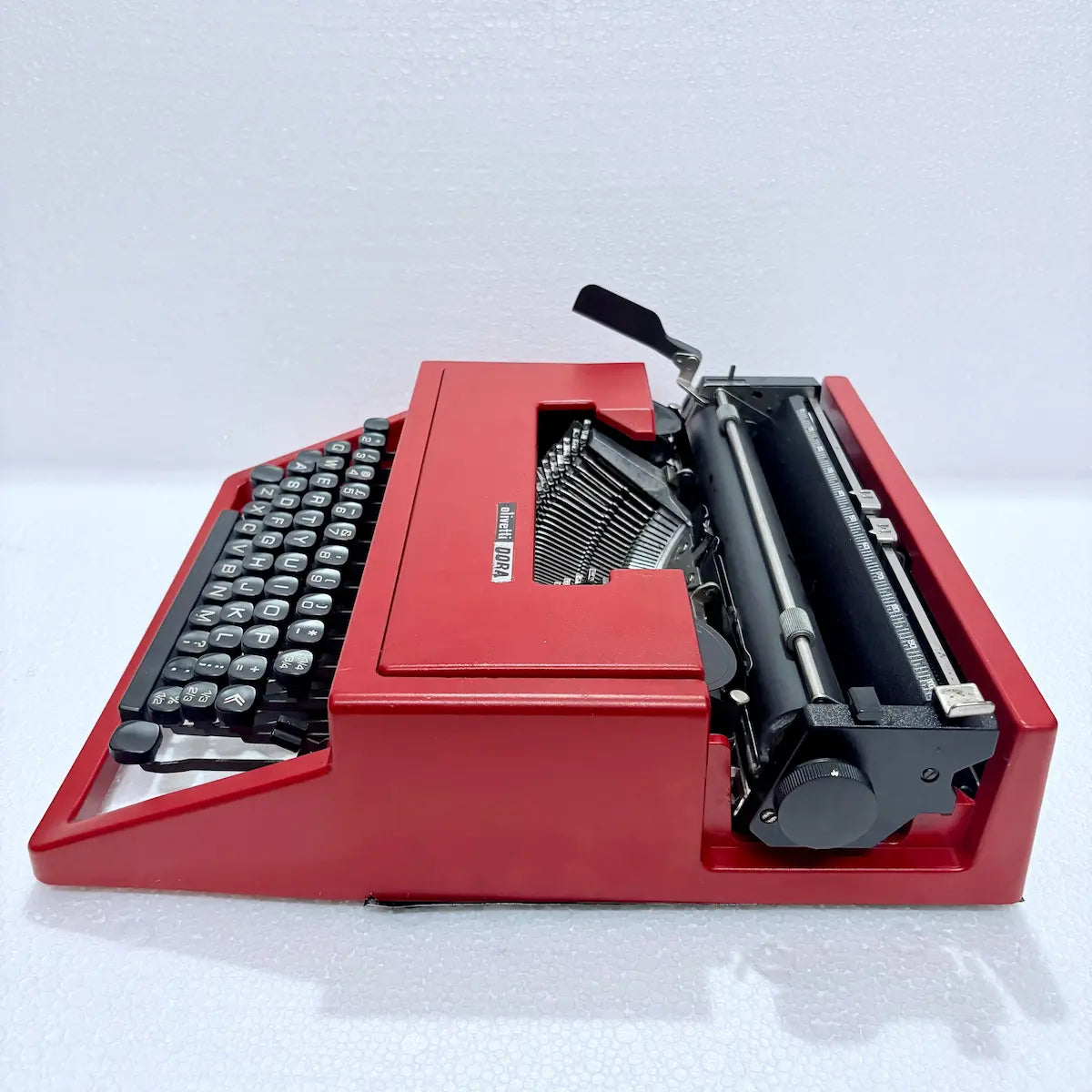 Manual typewriter India, Olivetti Dora Carmine red vintage Italian writing machine, RR Typewriter Mart online