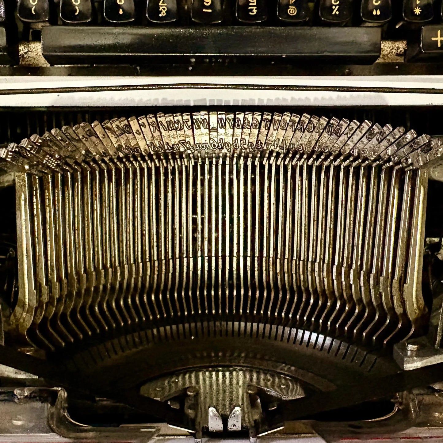Godrej Prima English Handwriting Print Typewriter